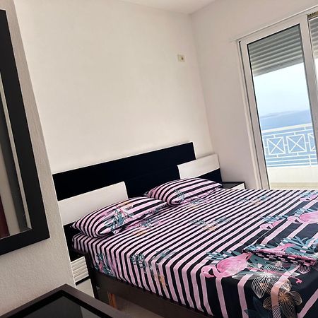 Tini Sea View Apartment Sarandë Eksteriør billede
