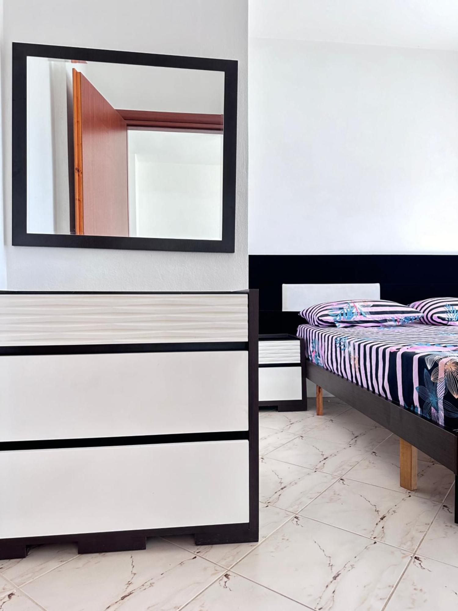 Tini Sea View Apartment Sarandë Eksteriør billede