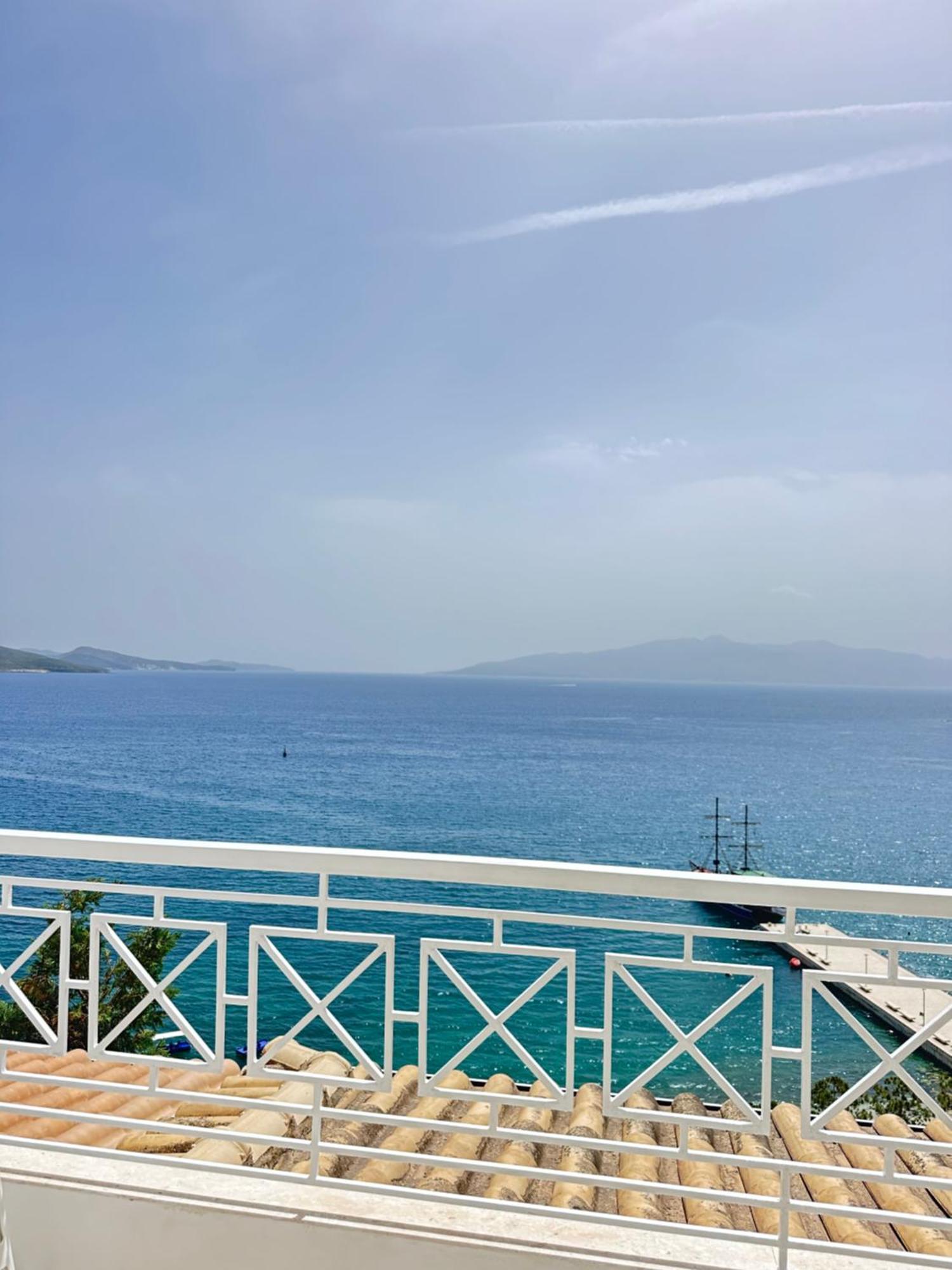 Tini Sea View Apartment Sarandë Eksteriør billede