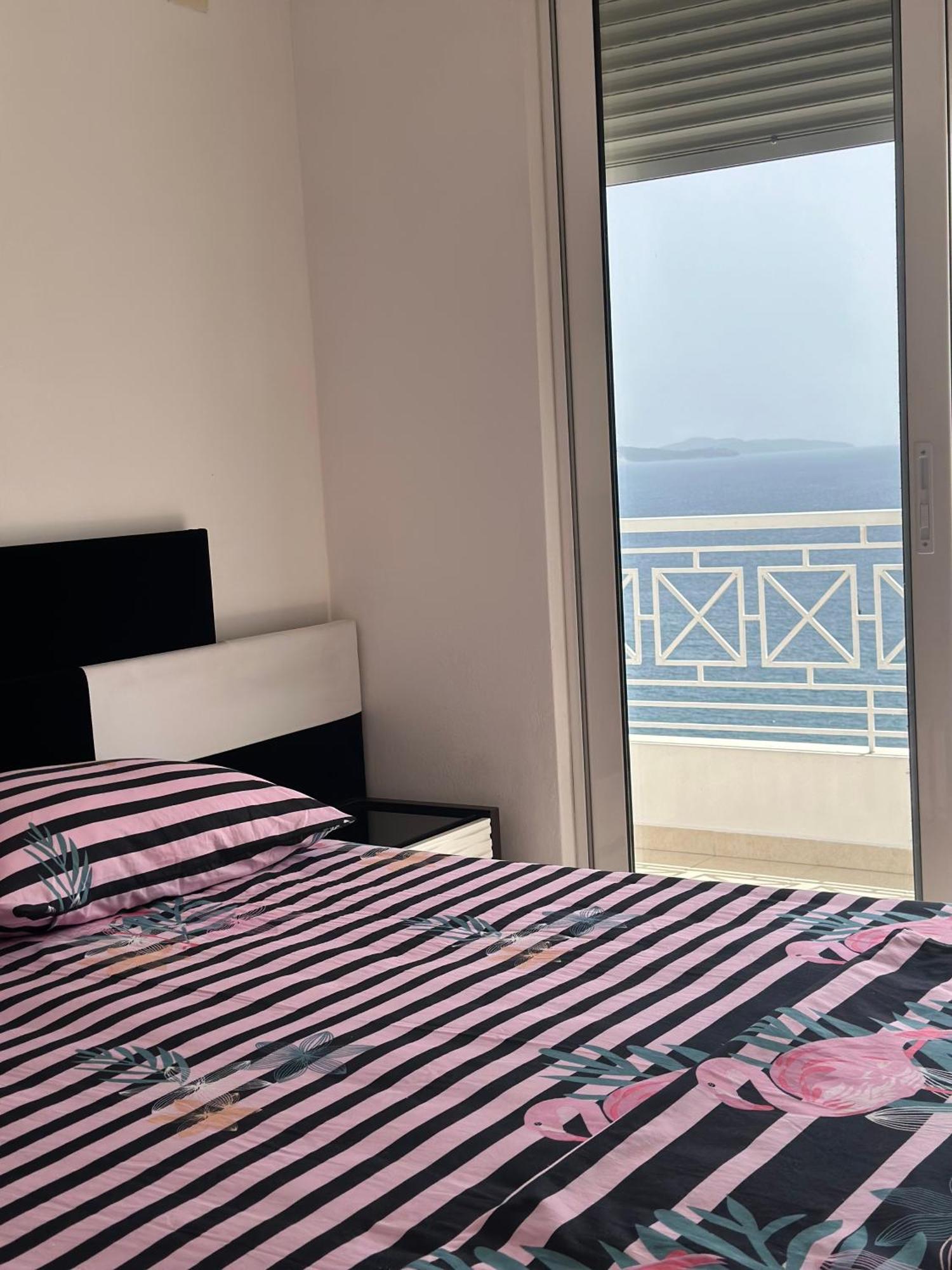 Tini Sea View Apartment Sarandë Eksteriør billede